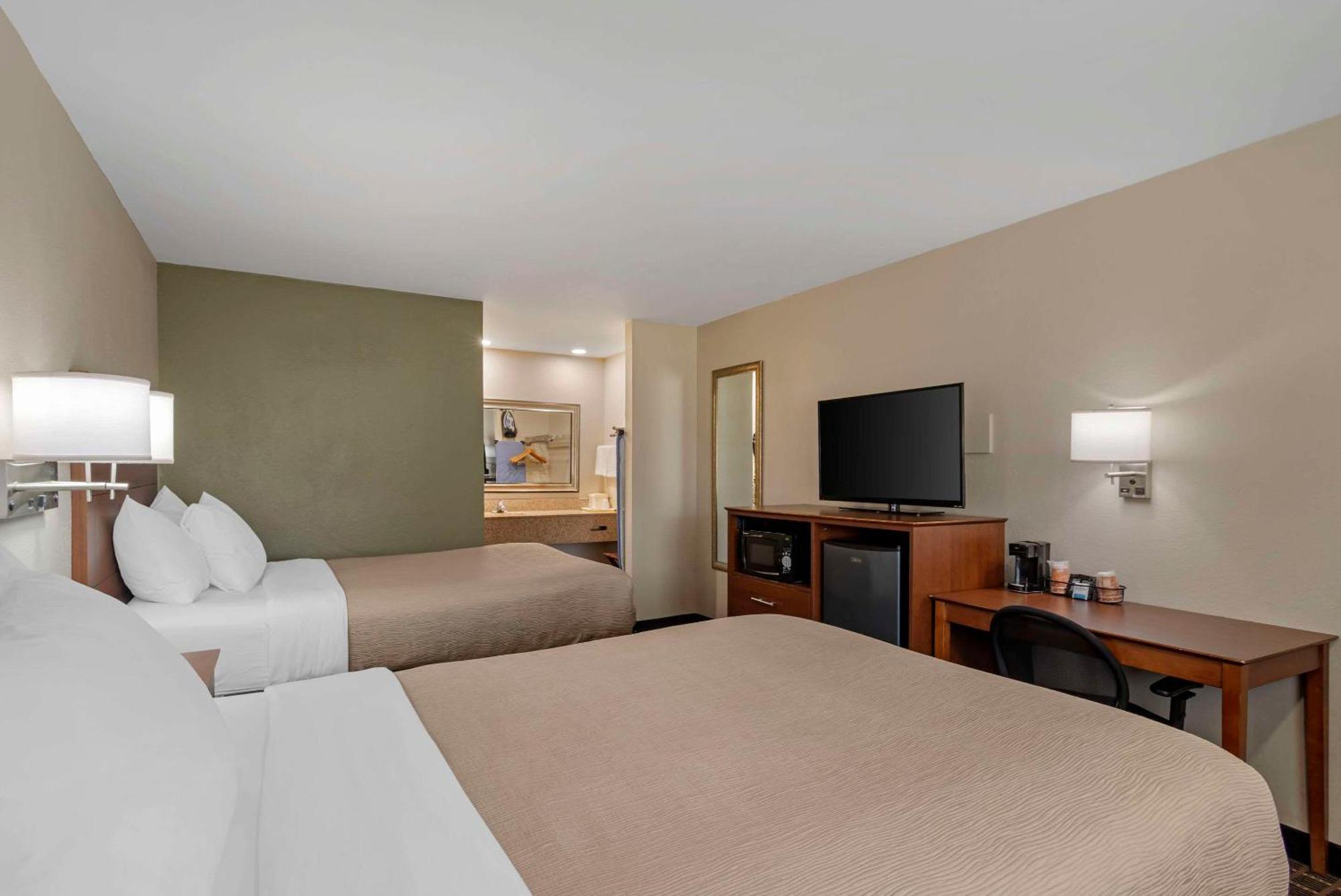 Quality Inn & Suites Morrow Atlanta South Extérieur photo