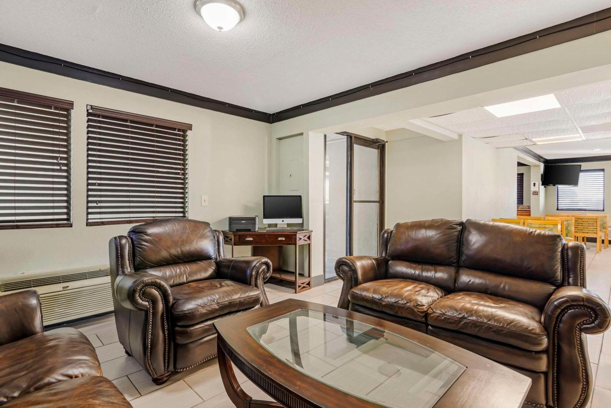 Quality Inn & Suites Morrow Atlanta South Extérieur photo