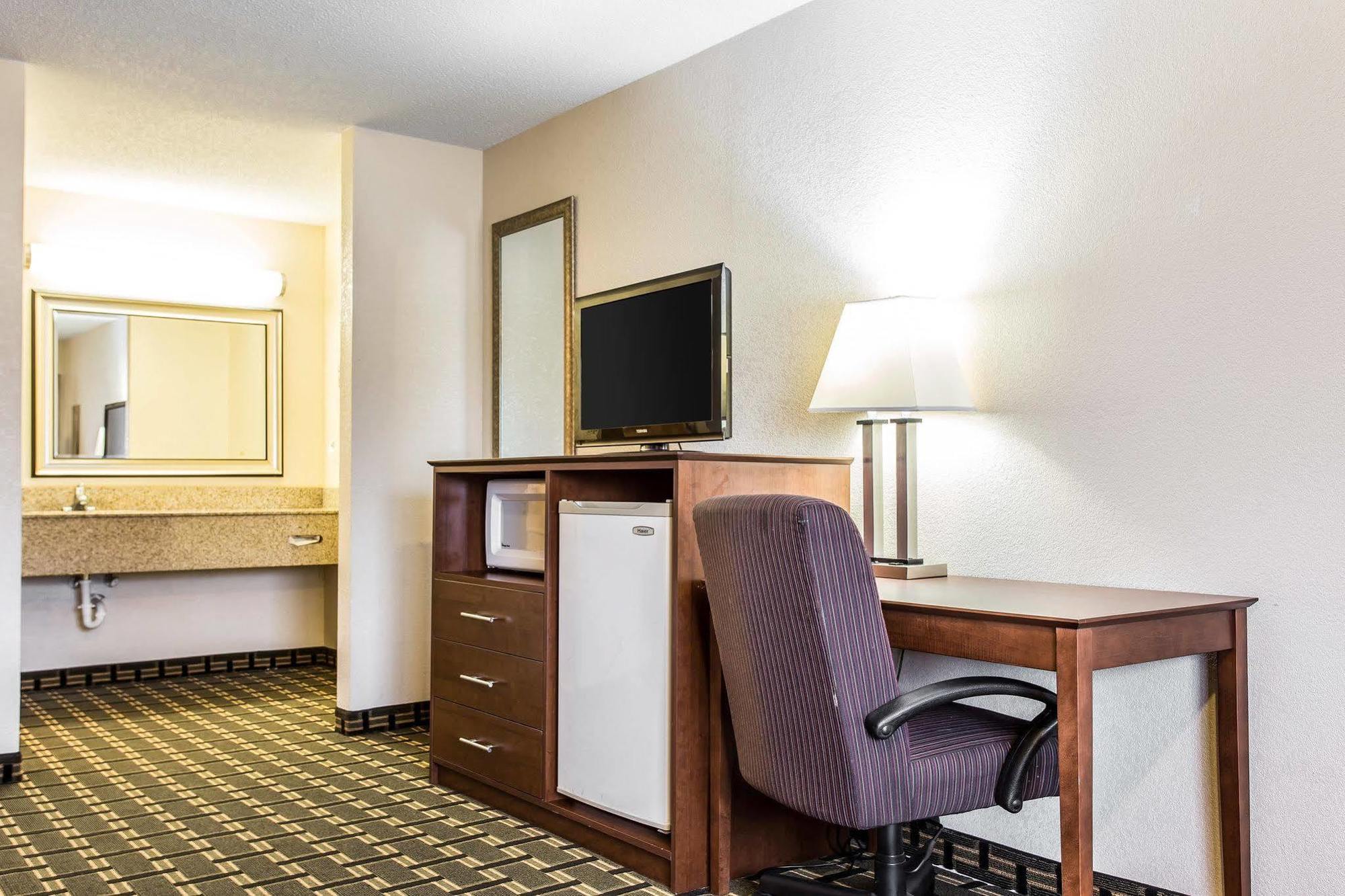 Quality Inn & Suites Morrow Atlanta South Extérieur photo