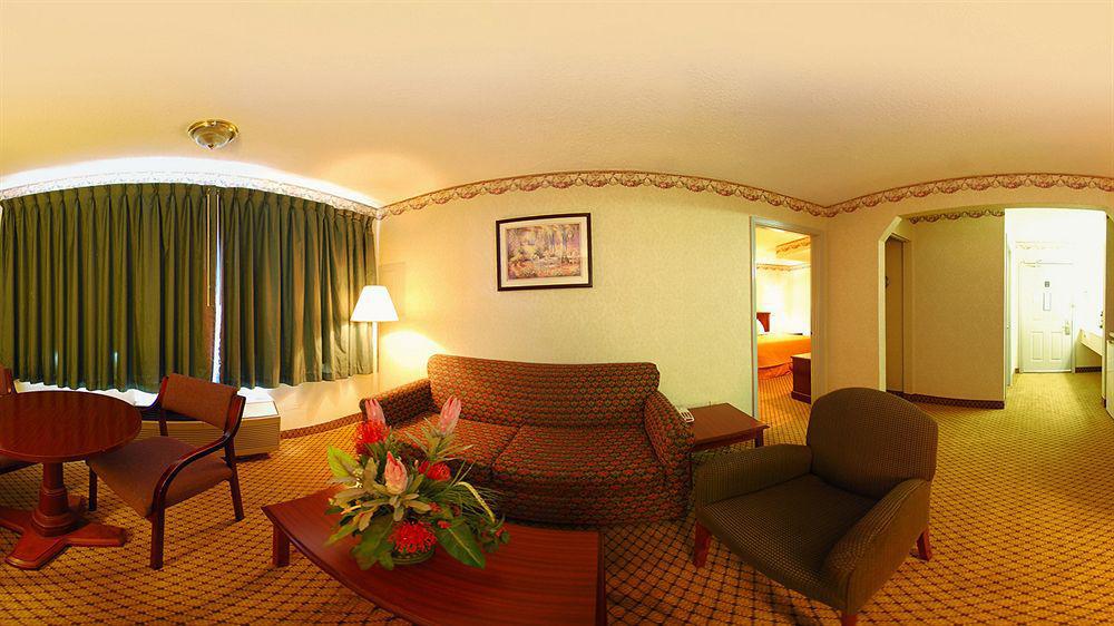 Quality Inn & Suites Morrow Atlanta South Extérieur photo